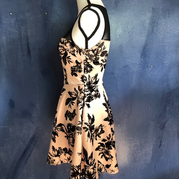 Trixxi Peach floral dress - Picture 5 of 9